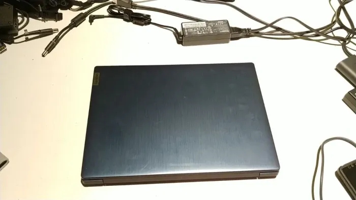 Ультрабук Lenovo IdeaPad 3 14ADA05 / 14" (1920x1080) TN / AMD Ryzen 5 3500U (4 (8) ядра по 2.1 - 3.7 GHz) / 16 GB DDR4 / 512 GB SSD / AMD Radeon Vega 8 Graphics / WebCam б/в - зображення 7