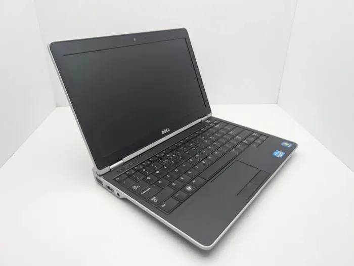 Нетбук Dell Latitude E6220 / 12.5" (1366x768) TN / Intel Core i7-2620M (2 (4) ядра по 2.7 - 3.4 GHz) / 6 GB DDR3 / 120 GB SSD / Intel HD Graphics 3000 / WebCam б/в - зображення 3