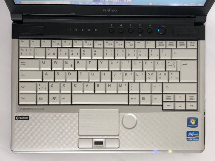 Ноутбук Fujitsu LifeBook S761 / 13.3" (1366x768) TN / Intel Core i7-2640M (2 (4) ядра по 2.8 - 3.5 GHz) / 8 GB DDR3 / 250 GB HDD / Intel HD Graphics 3000 / WebCam / DVD-ROM б/в - зображення 8