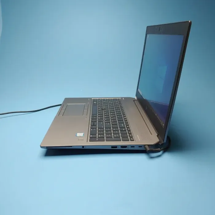 Мобільна робоча станція HP Zbook 15 G5 / 15.6'' (1920x1080) IPS / Intel Core i7-8850H (6 (12) ядер по 2.6 - 3.4 GHz) / 32 GB DDR4 / 512 GB SSD / nVidia Quadro P2000, 4 GB GDDR5, 128-bit / WebCam / Win 10 Pro б/в - зображення 4