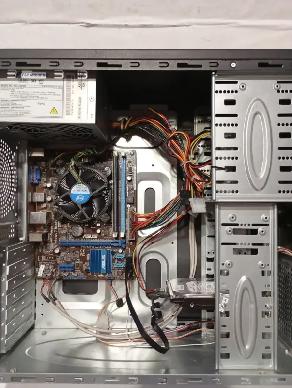 ПК Asus Tower / Intel Core i5-2400 (4 ядра по 3.1 - 3.4 GHz) / 8 GB DDR3 / 500 GB HDD / Intel HD Graphics 2000 / 400W б/в - зображення 5