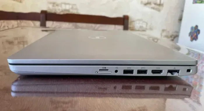 Ультрабук Dell Latitude 5510 / 15.6" (1920x1080) IPS / Intel Core i7-10810U (6 (12) ядер по 1.1 - 4.9 GHz) / 16 GB DDR4 / 256 GB SSD / Intel UHD Graphics for 10th Generation / WebCam б/в - зображення 7