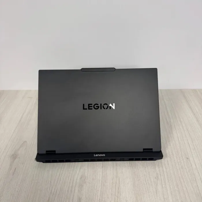 Ігровий ноутбук Lenovo Legion 5i 15IRX10 / 15,6" (2560×1440) IPS / Intel Core i7-14700HX (20 (28) ядер по 2,1 - 5,4 ГГц) / 16 ГБ DDR5 / 1000 ГБ SSD M.2 / nVidia GeForce RTX 5060, 8 ГБ GDDR7, 128-біт / Веб-камера б/в - зображення 7