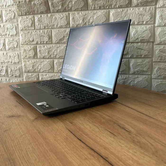 Ігровий ноутбук Lenovo Legion 5 Pro 16ACH6H / 16" (2560x1600) IPS / AMD Ryzen 7 5800H (8 (16) ядер по 3.2 - 4.4 GHz) / 16 GB DDR4 / 512 GB SSD / nVidia GeForce RTX 3070, 8 GB GDDR6, 256-bit / WebCam б/в - зображення 5