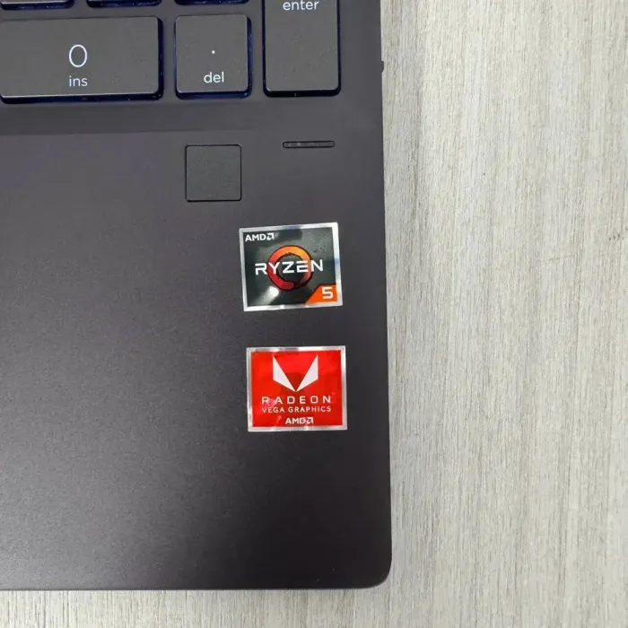 Ультрабук-трансформер Б-клас HP Envy x360 15m-ds0011dx / 15.6" (1920x1080) IPS Touch / AMD Ryzen 5 3500U (4 (8) ядра по 2.1 - 3.7 GHz) / 16 GB DDR4 / 256 GB SSD NVMe / AMD Radeon Vega 8 Graphics / WebCam б/в - зображення 10