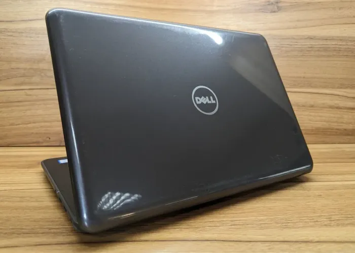 Ноутбук Dell Latitude 3380 / 13.3" (1366x768) TN Touch / Intel Core i3-6006U (2 (4) ядра по 2.0 GHz) / 8 GB DDR4 / 240 GB SSD / Intel HD Graphics 520 / WebCam / Windows 10 б/в - зображення 6