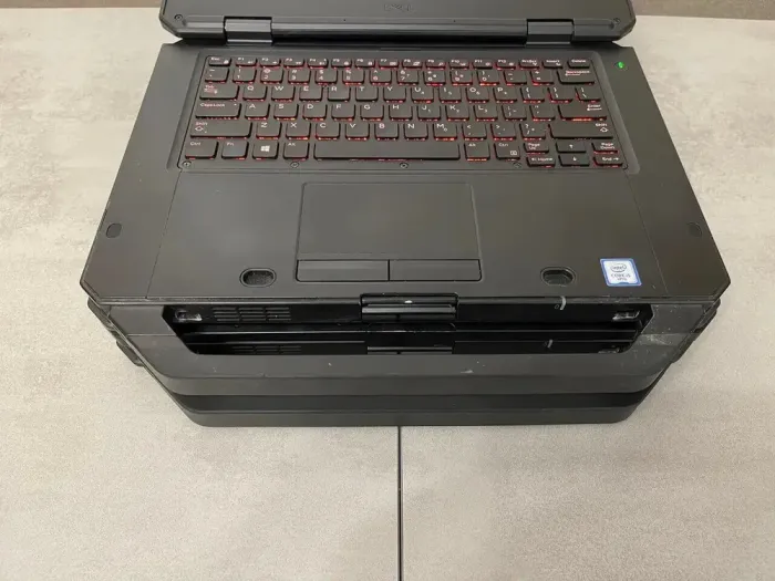 Захищений ноутбук Dell Latitude 5420 Rugged / 14" (1920x1080) IPS Touch / Intel Core i5-8350U (4 (8) ядра по 1.7 - 3.6 GHz) / 16 GB DDR4 / 256 GB SSD M.2 / Intel UHD Graphics 620 / WebCam / HDMI / 4G LTE / Два АКБ б/в - зображення 6