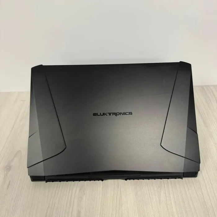 Ігровий ноутбук Eluktronics 17 PA17HP6 / 17,3" (2560x1440) IPS / Intel Core i7-7700HQ (4 (8) ядра по 2,8 - 3,8 ГГц) / 16 ГБ DDR4 / 240 ГБ SSD NVMe / nVidia GeForce GTX 1070, 8 ГБ GDDR5, 256-біт / WebCam б/в - зображення 3