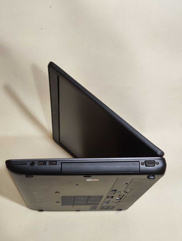 Мобільна робоча станція HP ZBook 17 G2 / 17.3" (1920x1080) TN / Intel Core i7-4800MQ (4 (8) ядра по 2,7 - 3,7 ГГц) / 8 ГБ DDR3 / 256 ГБ SSD / nVidia Quadro K1100M, 2 ГБ GDDR5, 128-біт / WebCam / DVD-ROM б/в - зображення 5