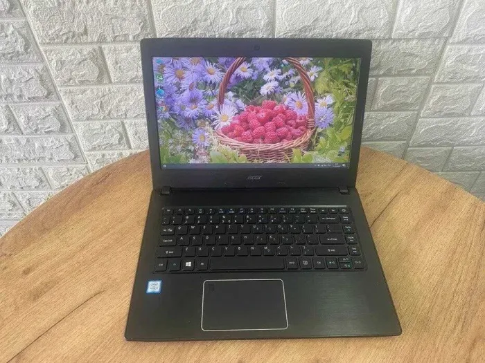 Ноутбук Б-клас Acer TravelMate P249-M / 14" (1366x768) TN / Intel Core i3-6100U (2 (4) ядра по 2.3 GHz) / 4 GB DDR4 / 256 GB SSD M.2 / Intel HD Graphics 520 / WebCam / VGA б/в - зображення 2