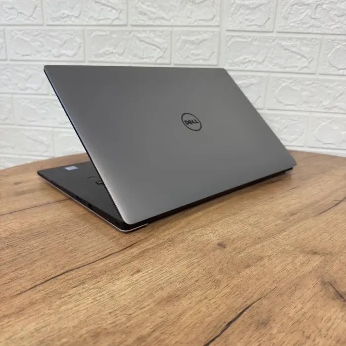 Ігровий ноутбук Б-клас Dell XPS 15 9560 / 15.6" (3840x2160) IPS Touch / Intel Core i7-7700HQ (4 (8) ядра по 2.8 - 3.8 GHz) / 16 GB DDR4 / 512 GB SSD / nVidia GeForce GTX 1050, 4 GB GDDR5, 128-bit / WebCam б/в - зображення 6