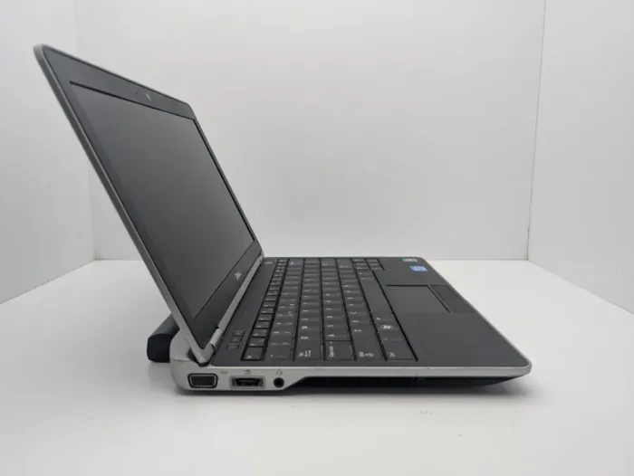 Нетбук Dell Latitude E6220 / 12.5" (1366x768) TN / Intel Core i7-2620M (2 (4) ядра по 2.7 - 3.4 GHz) / 6 GB DDR3 / 120 GB SSD / Intel HD Graphics 3000 / WebCam б/в - зображення 5