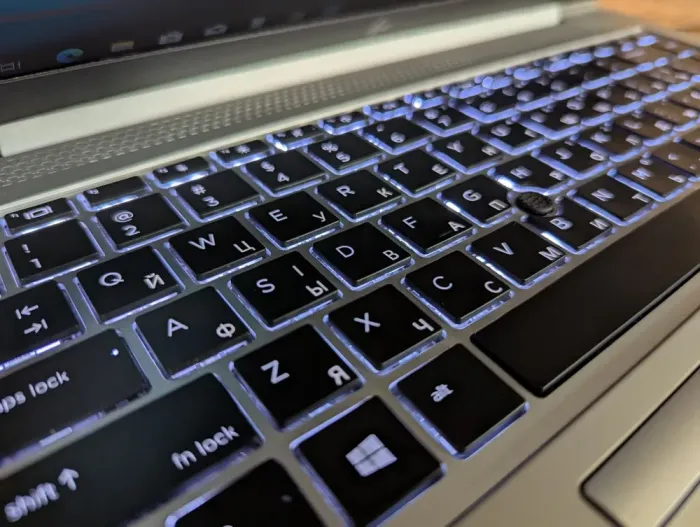 Ультрабук HP EliteBook 840 G5 / 14" (1920x1080) IPS / Intel Core i5-7200U (2 (4) ядра по 2.5 - 3.1 GHz) / 16 GB DDR4 / 512 GB SSD / Intel UHD Graphics 620 / WebCam / Fingerprint / Windows 10 б/в - зображення 6