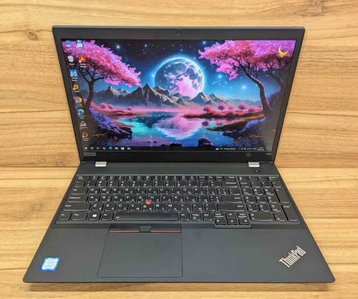 Ультрабук Б-клас Lenovo ThinkPad T590 / 15.6" (1920x1080) IPS / Intel Core i7-8565U (4 (8) ядра по 1.8 - 4.6 GHz) / 16 GB DDR4 / 512 GB SSD / Intel UHD Graphics 620 / WebCam / TouchID / Windows 10 б/в - зображення 2
