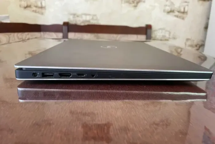 Ігровий ноутбук Dell XPS 9570 / 15.6" (1920x1080) IPS / Intel Core i7-8750H (6 (12) ядер по 2.2 - 4.1 GHz) / 16 GB DDR4 / 256 GB SSD / nVidia GeForce GTX 1050 Ti, 4 GB GDDR5, 128-bit / WebCam б/в - зображення 6