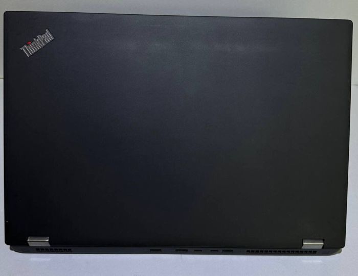 Мобільна робоча станція Lenovo ThinkPad P73 / 17.3" (1920x1080) IPS / Intel Core i7-9750H (6 (12) ядер по 2.6 - 4.5 GHz) / 32 GB DDR4 / 256 GB SSD + 256 GB SSD / nVidia Quadro RTX 3000, 6 GB GDDR6, 192-bit / WebCam / Win 11 Pro б/в - зображення 5