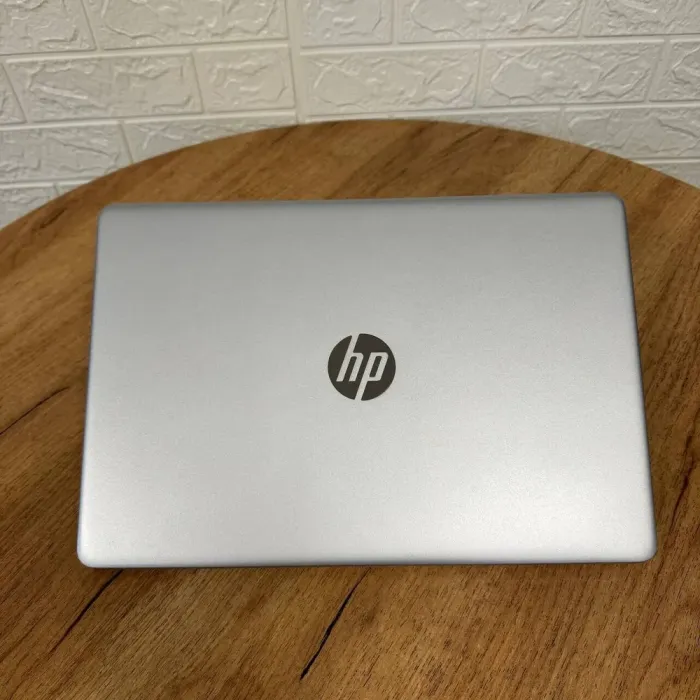 Ультрабук Б-клас HP 15-dy2073dx / 15.6" (1920x1080) IPS Touch / Intel Core i7-1165G7 (4 (8) ядра по 2.8 - 4.7 GHz) / 16 GB DDR4 / 512 GB SSD / Intel Iris Xe Graphics / WebCam б/в - зображення 3