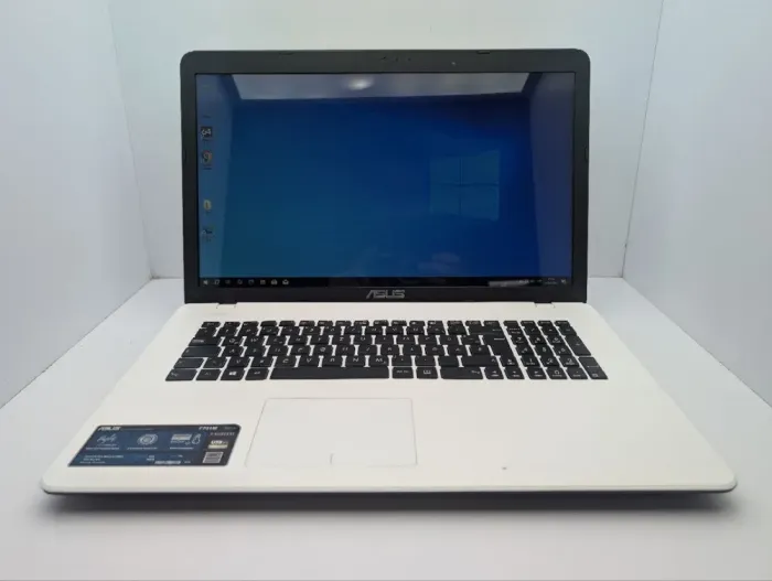 Ноутбук Asus F751M / 17.3" (1600x900) TN / Intel Celeron N2940 (4 ядра по 1.83 - 2.25 GHz) / 8 GB DDR3 / 120 GB SSD / Intel HD Graphics / WebCam / DVD-ROM б/в - зображення 2