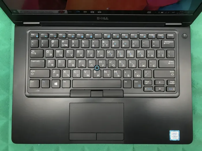 Ноутбук Б-клас Dell Latitude 5480 / 14" (1920x1080) IPS / Intel Core i5-7300U (2 (4) ядра по 2.6 - 3.5 GHz) / 8 GB DDR4 / 256 GB SSD M.2 / Intel HD Graphics 620 / WebCam / USB 3.1 / HDMI / Windows 10 б/в - зображення 4