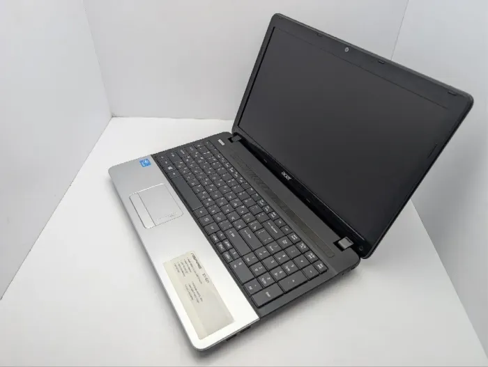 Ноутбук Acer Aspire E1-531 / 15.6" (1366x768) TN / Intel Celeron 1005M (2 ядра по 1.9 GHz) / 6 GB DDR3 / 500 GB HDD / Intel HD Graphics / WebCam / DVD-ROM б/в - зображення 7