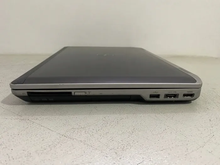 Ноутбук Dell Latitude E6530 / 15.6" (1600x900) TN / Intel Core i5-3340M (2 (4) ядра по 2.7 - 3.4 GHz) / 8 GB DDR3 / 128 GB SSD / Intel HD Graphics 4000 / WebCam / DVD-ROM б/в - зображення 4