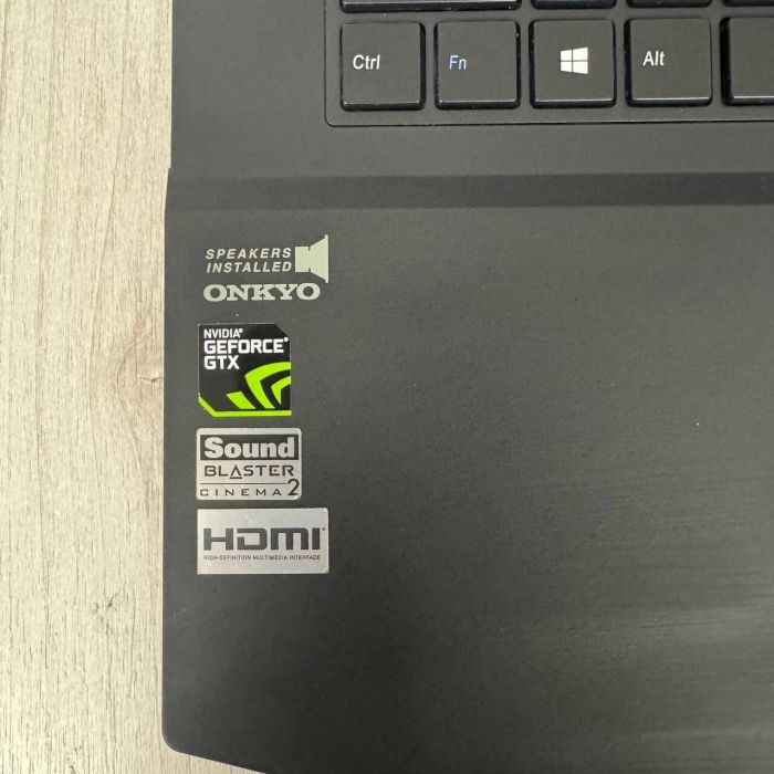 Ігровий ноутбук Б-клас Eluktronics N170RD1 / 17.3" (1920x1080) TN / Intel Core i7-6700HQ (4 (8) ядра по 2.6 - 3.5 GHz) / 16 GB DDR4 / 120 GB SSD + 1000 GB HDD / nVidia GeForce GTX 960M, 2 GB GDDR5, 128-bit / WebCam б/в - изображение 4