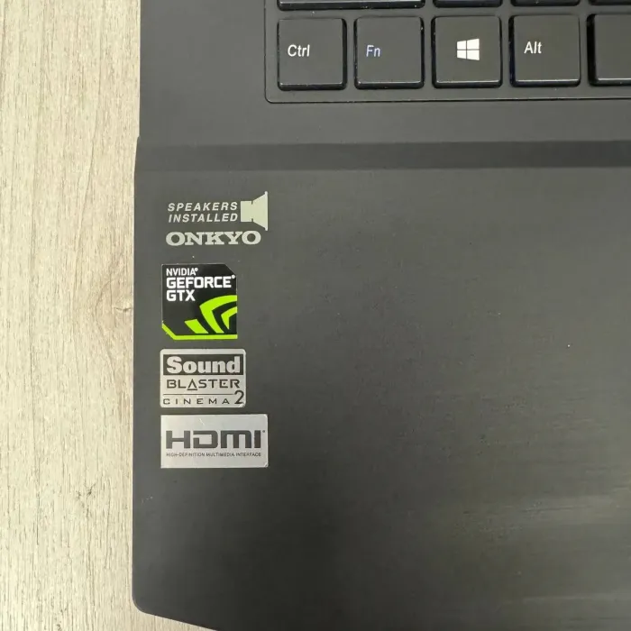 Ігровий ноутбук Б-клас Eluktronics N170RD1 / 17.3" (1920x1080) TN / Intel Core i7-6700HQ (4 (8) ядра по 2.6 - 3.5 GHz) / 16 GB DDR4 / 120 GB SSD + 1000 GB HDD / nVidia GeForce GTX 960M, 2 GB GDDR5, 128-bit / WebCam б/в - зображення 4