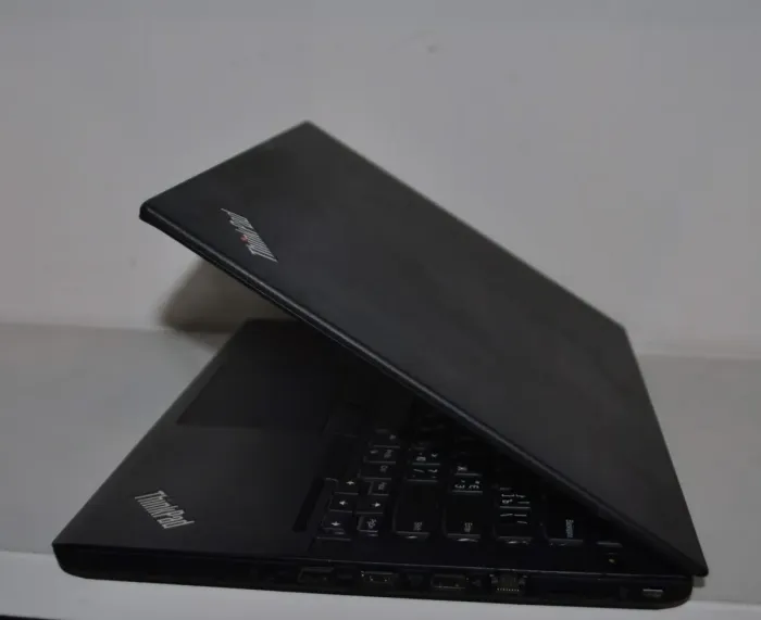 Ультрабук Lenovo ThinkPad T470 / 14" (1920x1080) TN / Intel Core i5-6300U (2 (4) ядра 2.4 - 3.0 GHz) / 16 GB DDR4 / 500 GB SSD / Intel HD Graphics 520 / Windows 11 Pro б/в - зображення 10