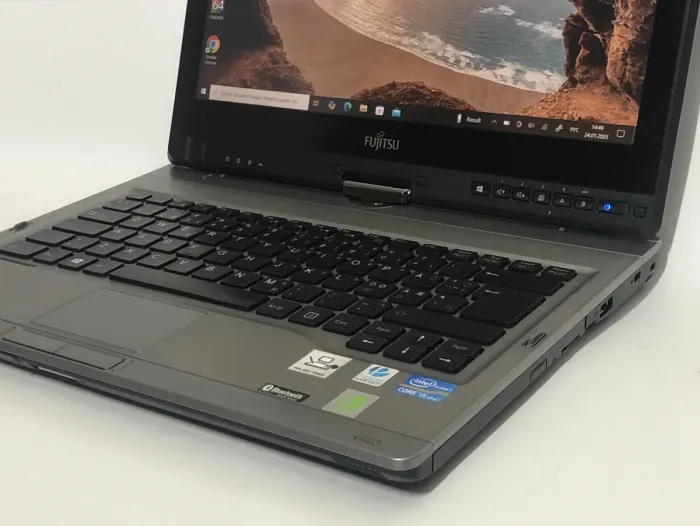 Ноутбук-трансформер Б-клас Fujitsu LifeBook T902 / 13.3" (1600x900) IPS / Intel Core i5-3320M (2 (4) ядра по 2.6 - 3.3 GHz) / 8 GB DDR3 / 256 GB SSD / Intel HD Graphics 4000 / WebCam б/в - зображення 9