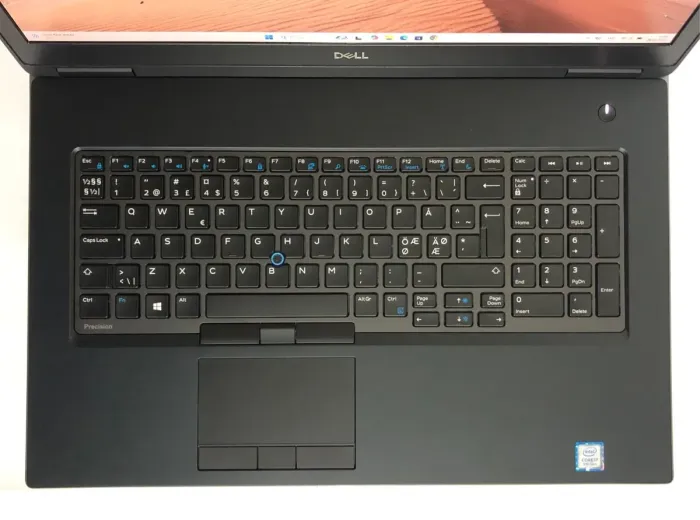 Мобільна робоча станція Б-класу Dell Precision 7730 / 17,3" (1920x1080) IPS / Intel Core i7-8850H (6 (12) ядер по 2,6 - 4,3 ГГц) / 16 ГБ DDR4 / 256 ГБ SSD NVMe / nVidia Quadro P3200, 6 ГБ GDDR5, 192-біт / WebCam / Win 11 Pro б/в - зображення 8