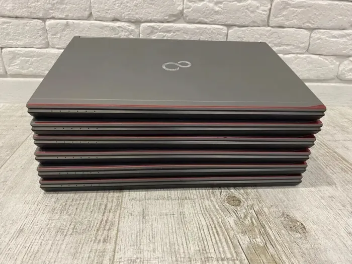 Ультрабук Fujitsu LifeBook E756 / 15.6" (1920x1080) IPS / Intel Core i5-6200U (2 (4) ядра по 2.3 - 2.8 GHz) / 8 GB DDR4 / 256 GB SSD / Intel HD Graphics 520 / WebCam / Win 10 Pro б/в - зображення 2