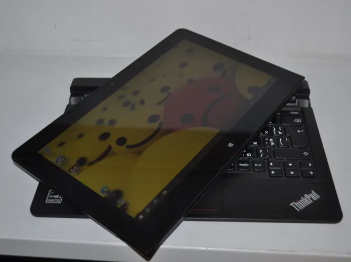 Ноутбук-трансформер Б-клас Lenovo ThinkPad Helix 20CH / 11.6" (1920x1080) TN Touch / Intel Core M-5Y10 (2 (4) ядра по 0.8 - 2.0 GHz) / 8 GB DDR3 / 256 GB SSD / Intel HD Graphics 5300 / WebCam / LTE / Windows 10 Pro б/в - зображення 11
