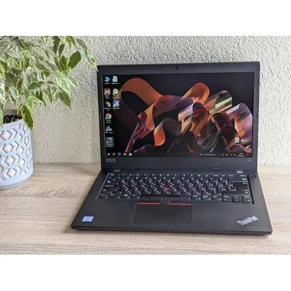 Ультрабук Б-клас Lenovo ThinkPad L490 / 14" (1920x1080) IPS / Intel Core i3-8145U (2 (4) ядра по 2.1 - 3.9 GHz) / 8 GB DDR4 / 256 GB SSD / Intel UHD Graphics / WebCam б/в - зображення 2
