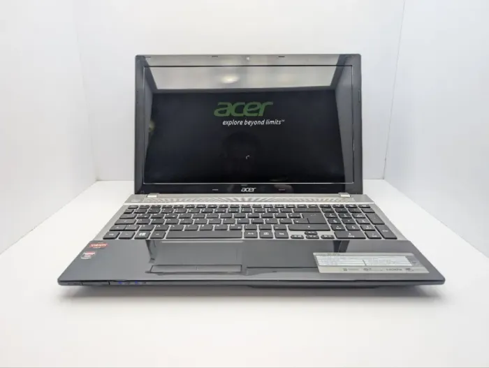 Ноутбук Acer Aspire V3-551G / 15.6" (1366x768) TN / AMD A10-4600M (4 ядра по 2.3 - 3.2 GHz) / 8 GB DDR3 / 1000 GB HDD / AMD Radeon HD 7670M, 2 GB GDDR3, 128-bit / WebCam / DVD-ROM б/в - зображення 3