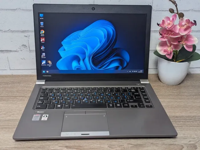 Ноутбук Б-клас Toshiba Tecra Z40-A-187 / 14" (1366x768) TN / Intel Core i5-4310U (2 (4) ядра по 2.0 - 3.0 GHz) / 8 GB DDR3 / 128 GB SSD / Intel HD Graphics 4400 / WebCam / HDMI б/в - зображення 2