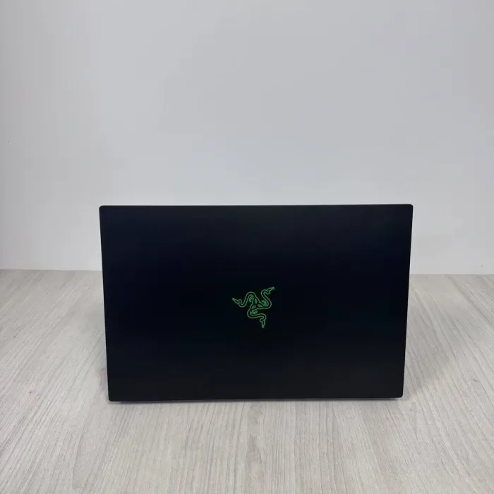 Ігровий ноутбук Razer Blade 15 RZ09-0369 / 15,6" (1920x1080) IPS / Intel Core i7-10750H (6 (12) ядер по 2,6 - 5,0 ГГц) / 16 ГБ DDR4 / 512 ГБ SSD NVMe / nVidia GeForce RTX 3070, 6 ГБ GDDR6, 256-біт / Веб-камера б/в - зображення 9