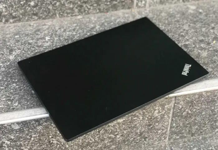 Ноутбук Lenovo ThinkPad L380 / 13.3" (1920x1080) IPS / Intel Core i5-8250U (4 (8) ядра по 1.6 - 3.4 GHz) / 8 GB DDR4 / 240 GB SSD / Intel UHD Graphics 620 / WebCam б/в - зображення 4