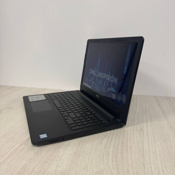 Ноутбук Dell Inspiron 3567 / 15.6" (1366x768) TN / Intel Core i5-7200U (2 (4) ядра по 2.5 - 3.1 GHz) / 8 GB DDR4 / 256 GB SSD / Intel HD Graphics 620 / WebCam б/в - зображення 6