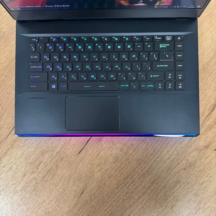 Ігровий ноутбук Б-клас MSI GE66 Raider 10SFS / 15.6" (1920x1080) IPS / Intel Core i7-10750H (6 (12) ядер по 2.6 - 5.0 GHz) / 16 GB DDR4 / 512 GB SSD / nVidia GeForce RTX 2070 Super, 8 GB GDDR6, 256-bit / WebCam б/в - зображення 7