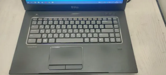 Ноутбук Dell Vostro 3550 / 15.6" (1366x768) TN / Intel Core i5-2520M (2 (4) ядра по 2.5 - 3.2 GHz) / 8 GB DDR3 / 500 GB HDD / AMD Radeon HD 6630M, 1 GB DDR3, 128-bit / WebCam / АКБ не тримає б/в - зображення 3