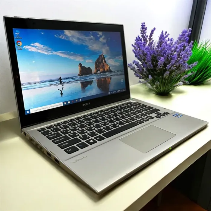 Ноутбук Б-клас Sony SVT131A11V / 13.3" (1366x768) TN / Intel Core i5-3317U (2 (4) ядра по 1.7 - 2.6 GHz) / 8 GB DDR3 / 120 GB SSD / Intel HD Graphics 4000 / WebCam б/в - зображення 5