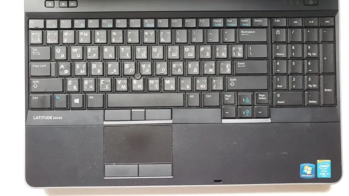 Ноутбук Dell Latitude E6540 / 15.6" (1920x1080) TN / Intel Core i5-4300M (2 (4) ядра по 2.6 - 3.3 GHz) / 8 GB DDR3 / 500 GB SSD / AMD Radeon HD 8790M, 2 GB GDDR5, 128-bit / WebCam б/в - зображення 6