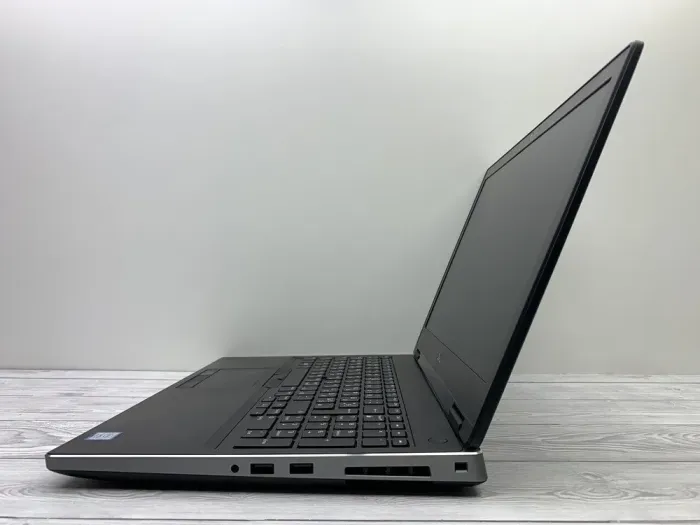 Мобільна робоча станція Dell Precision 7530 / 15.6" (1366x768) TN / Intel Core i7-8750H (6 (12) ядер по 2.2 - 4.1 GHz) / 16 GB DDR4 / 512 GB SSD / nVidia Quadro P2000, 4 GB GDDR5, 128-bit / WebCam б/в - зображення 7