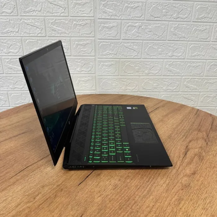 Ігровий ноутбук HP Pavilion Gaming 15-cx0056wm / 15.6" (1920x1080) IPS / Intel Core i5-8300H (4 (8) ядра по 2.3 - 4.0 GHz) / 16 GB DDR4 / 512 GB SSD / nVidia GeForce GTX 1050 Ti, 4 GB GDDR5, 128-bit / WebCam б/в - зображення 4