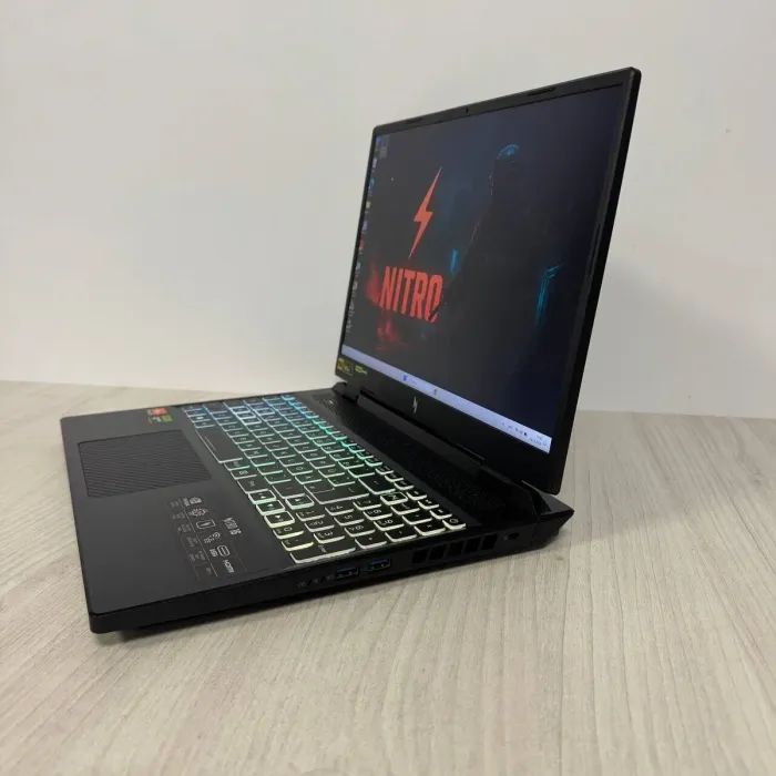 Ігровий ноутбук Acer Nitro 16 AN16-41 / 16" (2560x1600) IPS / AMD Ryzen 7 7840HS (8 (16) ядер по 3,8 - 5,1 ГГц) / 32 ГБ DDR5 / 1000 ГБ SSD / nVidia GeForce RTX 4070, 8 ГБ GDDR6, 128-біт / Веб-камера б/в - зображення 5