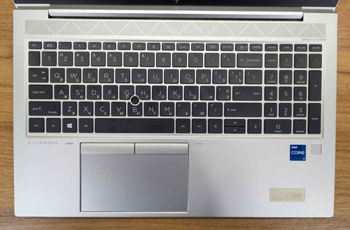 Ультрабук Б-клас HP EliteBook 850 G8 / 15.6" (1920x1080) IPS / Intel Core i7-1185G7 (4 (8) ядра по 3.0 - 4.8 GHz) / 16 GB DDR4 / 512 GB SSD / Intel Iris Xe Graphics / WebCam / TouchID / Windows 11 б/в - зображення 5