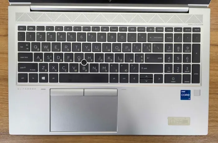 Ультрабук Б-клас HP EliteBook 850 G8 / 15.6" (1920x1080) IPS / Intel Core i7-1185G7 (4 (8) ядра по 3.0 - 4.8 GHz) / 16 GB DDR4 / 512 GB SSD / Intel Iris Xe Graphics / WebCam / TouchID / Windows 11 б/в - зображення 5