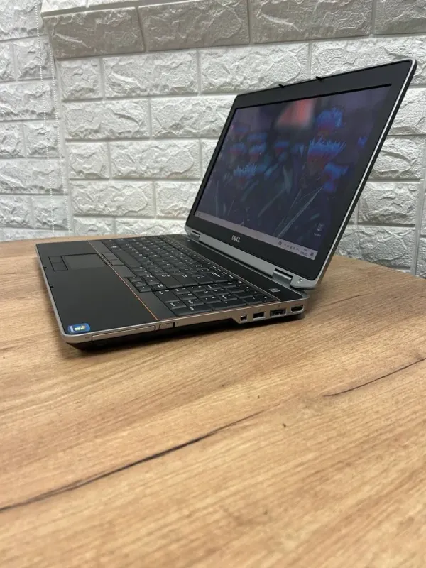 Ноутбук Б-клас Dell Latitude E6520 / 15.6" (1366x768) TN / Intel Core i5-2410M (2 (4) ядра по 2.3 - 2.9 GHz) / 4 GB DDR3 / 500 GB HDD / nVidia NVS 4200M, 1 GB GDDR3, 64-bit / HDMI б/в - зображення 5