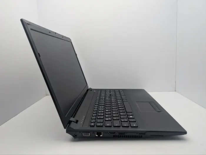 Ноутбук Terra Mobile 1512 / 15.6" (1366x768) TN / Intel Celeron 1037U (2 ядра по 1.8 GHz) / 6 GB DDR3 / 1000 GB HDD / Intel HD Graphics 2500 / WebCam / DVD-ROM б/в - зображення 4