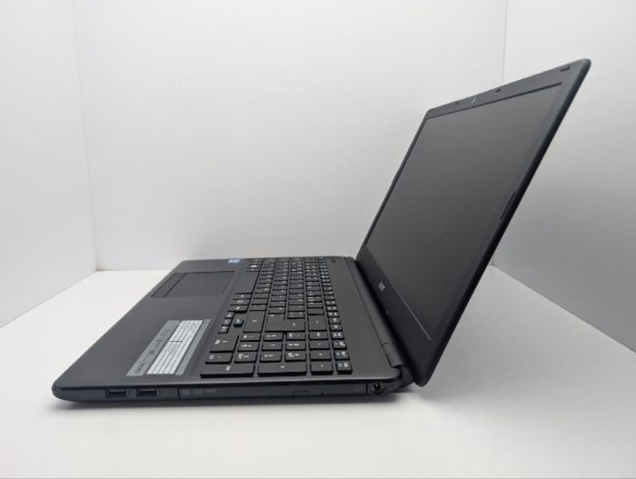 Ноутбук Acer Aspire E1-570 / 15.6" (1366x768) TN / Intel Core i3-3217U (2 (4) ядра по 1.8 GHz) / 8 GB DDR3 / 500 GB HDD / Intel HD Graphics 4000 / WebCam / DVD-ROM б/в - зображення 5